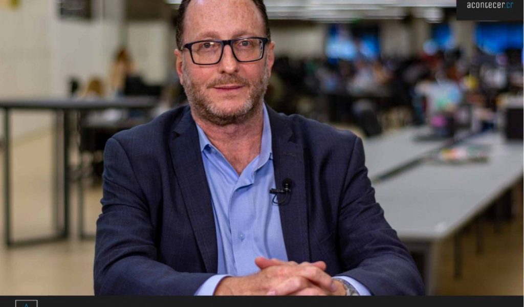 Eli Feinzaig: «Es urgente el cierre de RECOPE » 12 Eli Feinzaig Es urgente el cierre de RECOPE