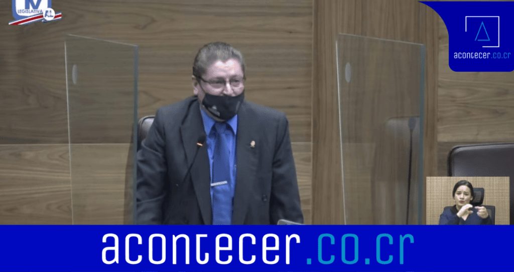 Erick Rodriguez a Chaves Usted es un titan que resistio como los valientes los ataques 1024x543 1