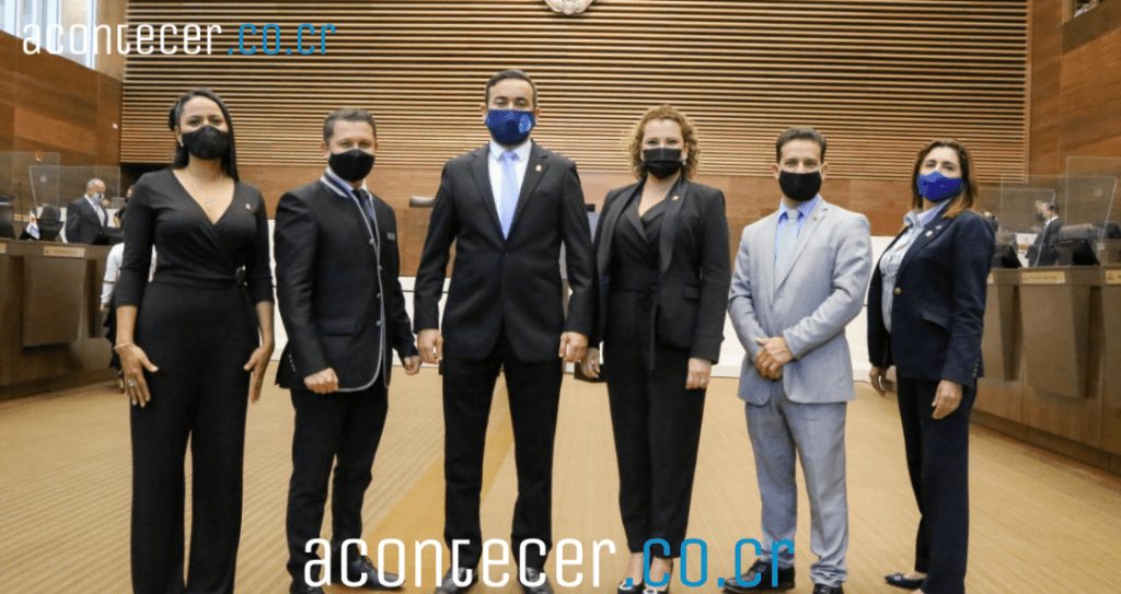 Nueva Republica presenta proyecto para eliminar la restriccion vehicular 1024x543 1