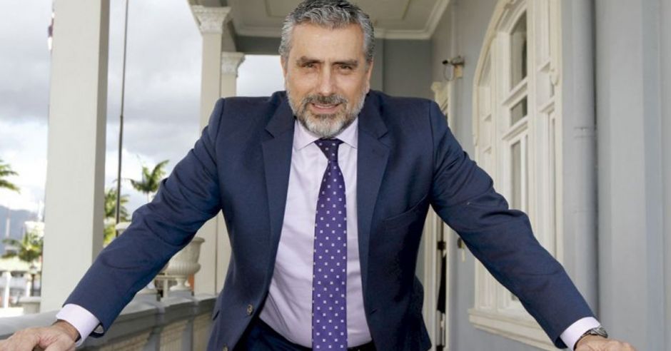 Otto Guevara busca que ticos voten por el para diputado