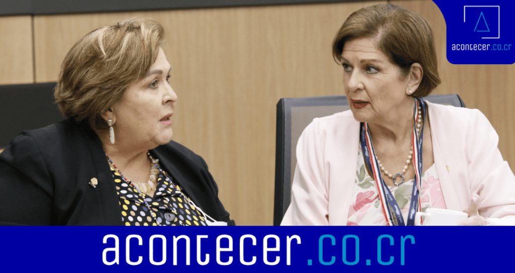 Pilar Cisneros asegura que el teleprompter sirve para ahorrar papel 1024x543 1