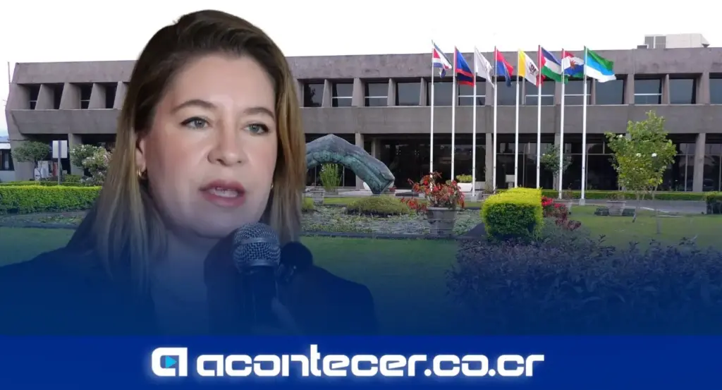 Diputada Claudia Dobles habla ante medios de comunicación tras reunión en Casa Presidencial en Zapote