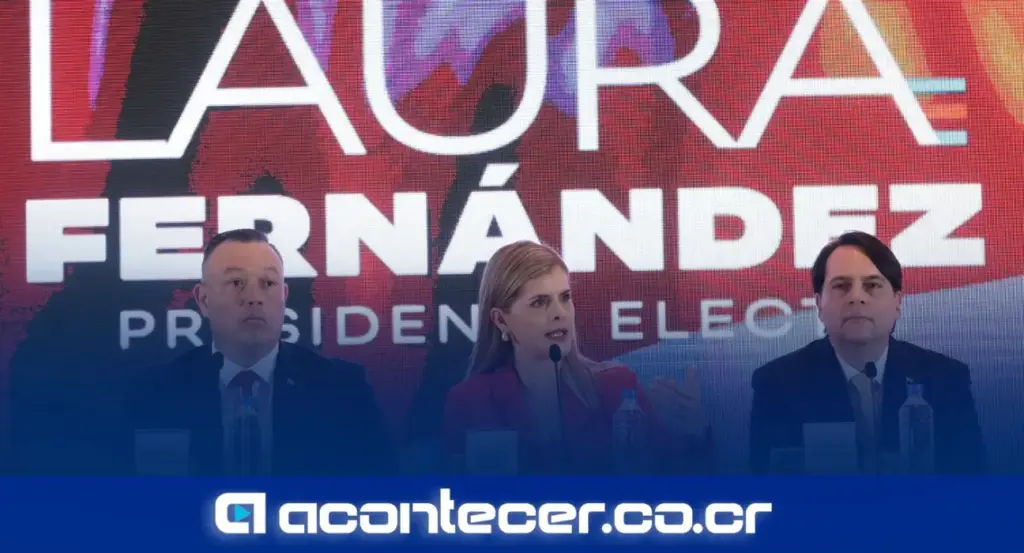 Laura Fernández durante su primera conferencia de prensa como presidenta de Costa Rica con medios de comunicación