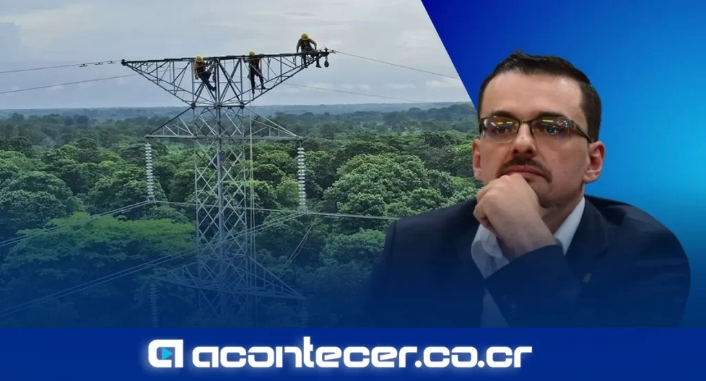 Voceros del movimiento social costarricense en pronunciamiento contra la ley del pagón tras su retiro de sesiones extraordinarias