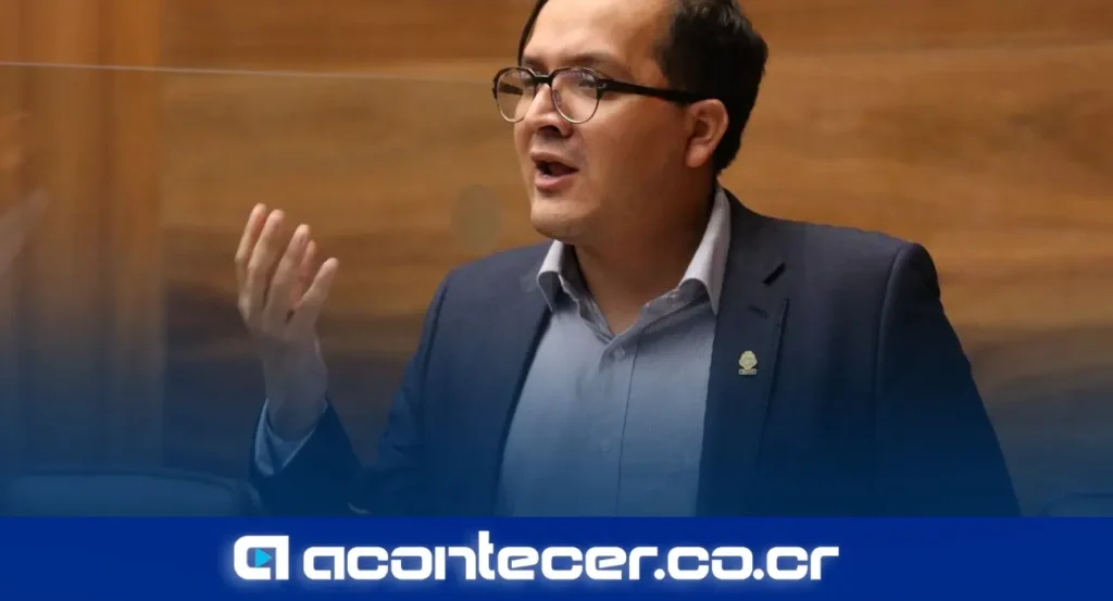 Antonio Ortega, exdiputado del Frente Amplio, durante una sesión en la Asamblea Legislativa de Costa Rica