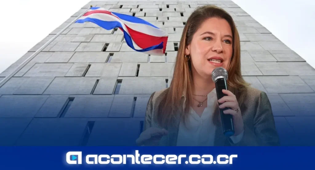 Laura Fernández, presidenta de Costa Rica, durante declaraciones sobre demoras judiciales en allanamientos antidrogas