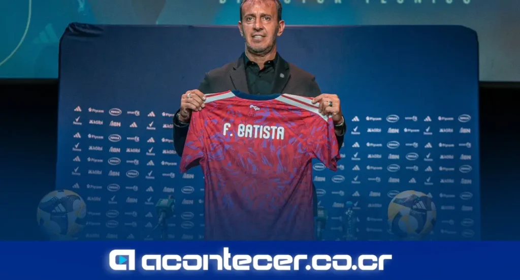 Fernando Batista, técnico de la Selección Nacional de Costa Rica, durante conferencia de prensa
