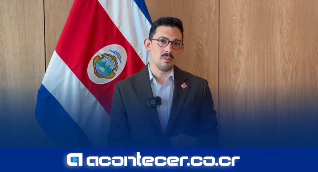 Diputado Antonio Trejos Salas del Frente Amplio durante sesión en la Asamblea Legislativa de Costa Rica