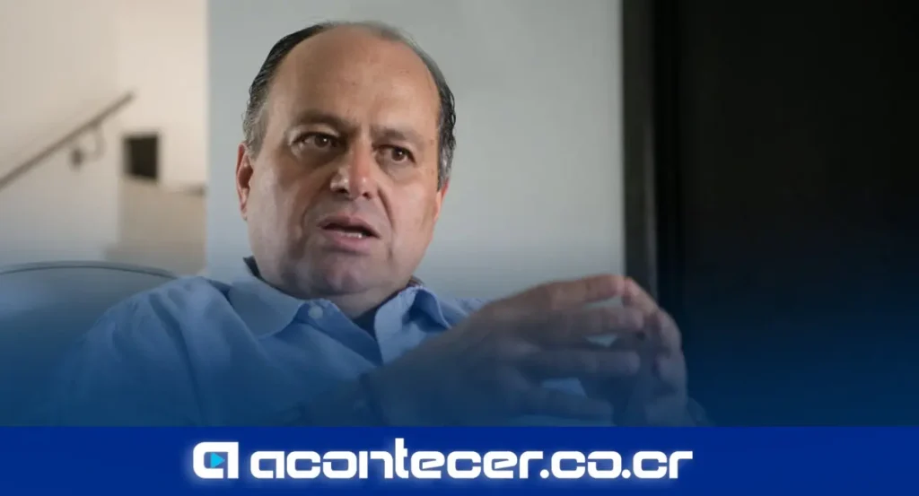 Claudio Alpízar Otoya, politólogo y ex candidato presidencial costarricense, durante declaraciones sobre magistraturas suplentes