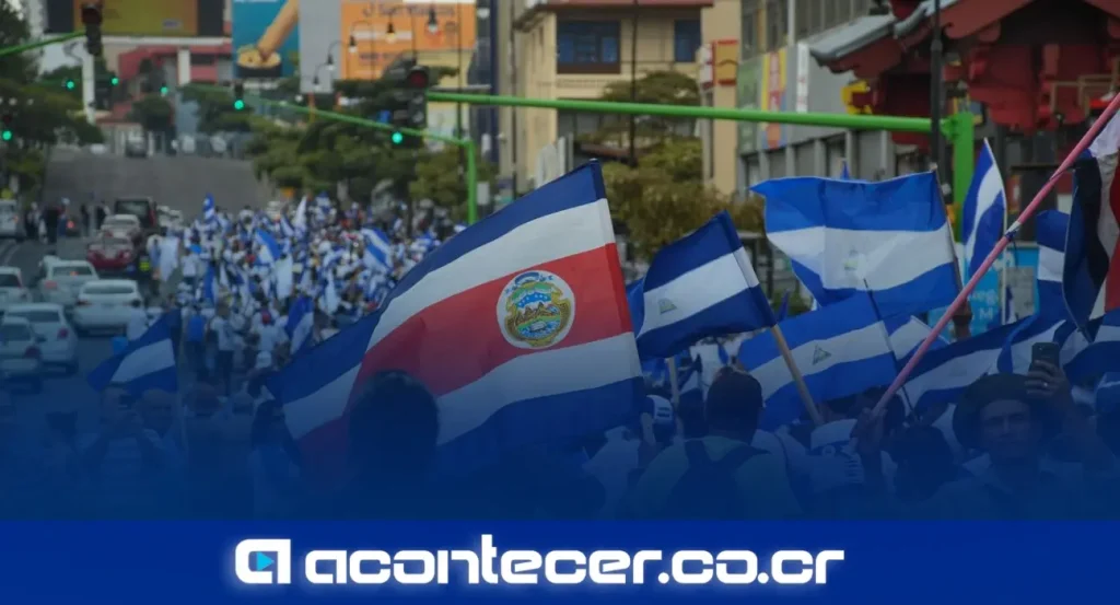 Migrantes nicaragüenses en Costa Rica esperando trámites de regularización migratoria
