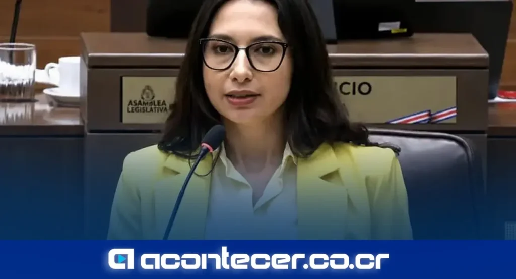 Diputada Sigrid Segura del Frente Amplio durante intervención en la Asamblea Legislativa de Costa Rica