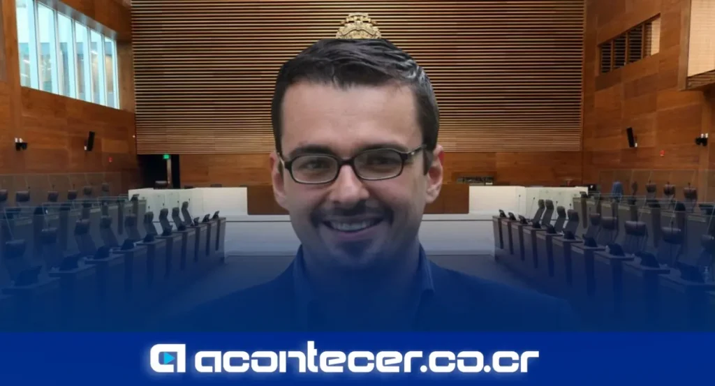 Diputado José María Villalta del Frente Amplio durante sesión en la Asamblea Legislativa de Costa Rica