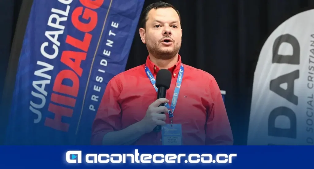 Juan Carlos Hidalgo, excandidato presidencial del PUSC, durante pronunciamiento público sobre democracia en América Latina