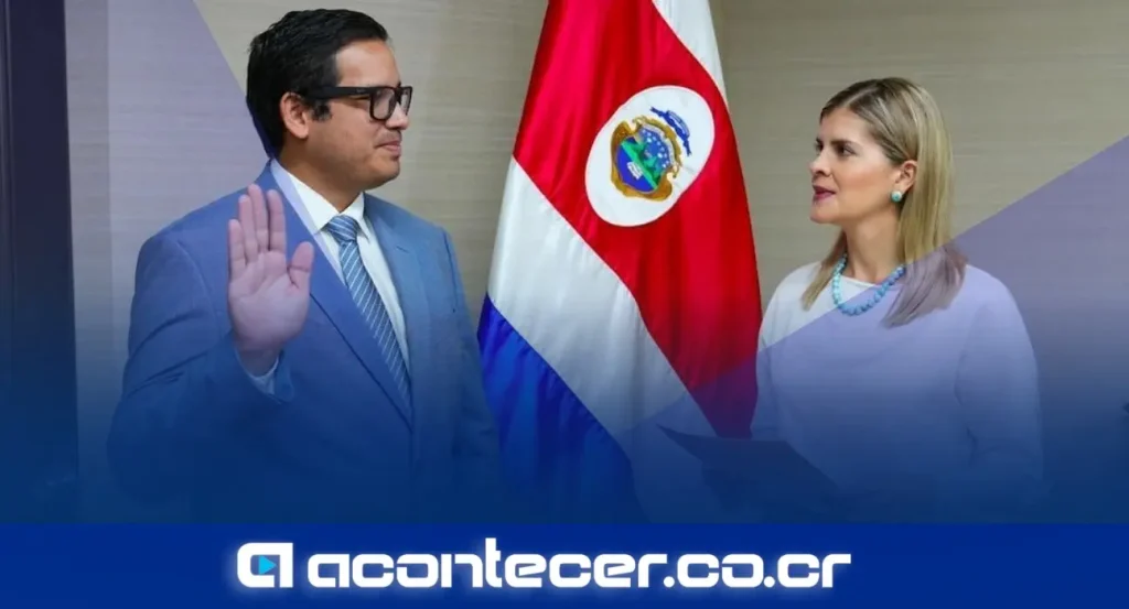 Viceministro de Hacienda Víctor Julio Carvajal durante declaración pública sobre plan fiscal y nuevos impuestos en Costa Rica
