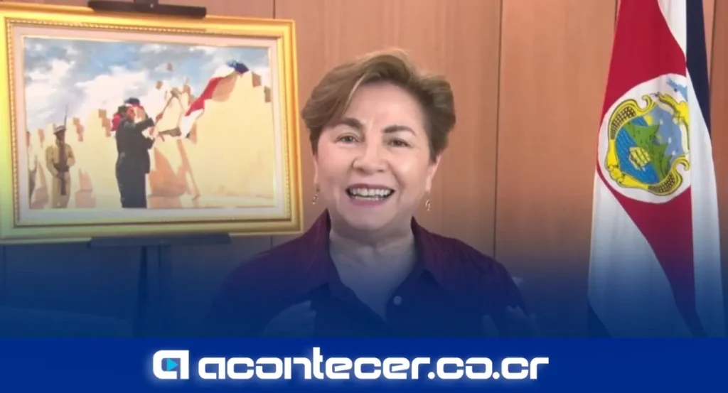 Janice Sandí, diputada del PLN, durante conferencia de prensa en la Asamblea Legislativa