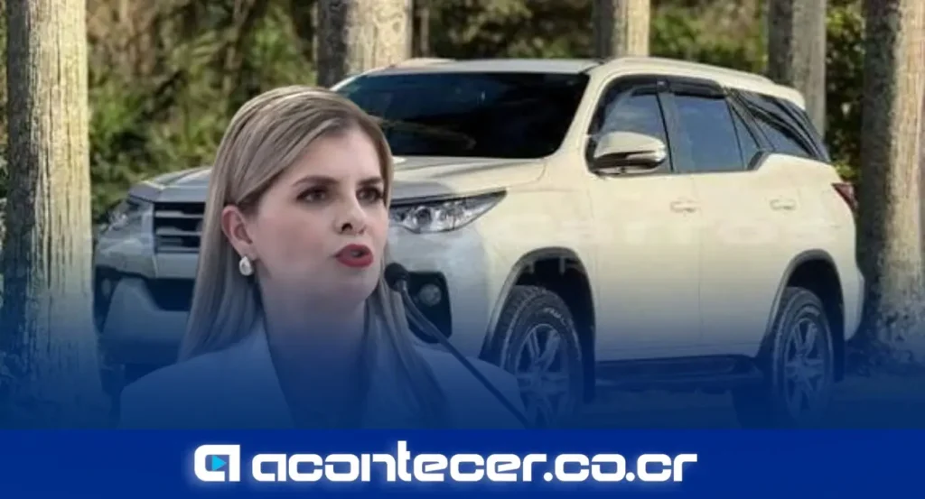 Presidenta Laura Fernández Delgado en acto oficial en Costa Rica