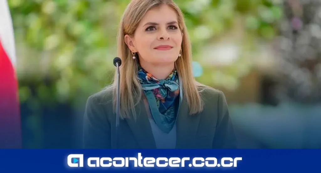 Laura Fernández Delgado, presidenta de Costa Rica, durante reunión con alcaldes de San Carlos y Guatuso para planificar inversiones de Crucitas