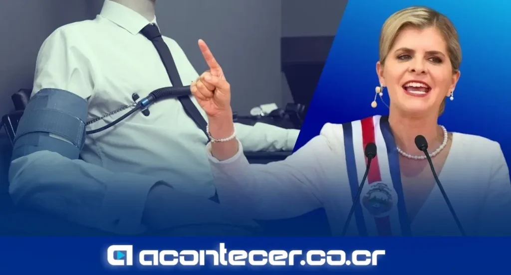 Laura Fernández Delgado, presidenta de Costa Rica, durante anuncio sobre destitución de directores policiales
