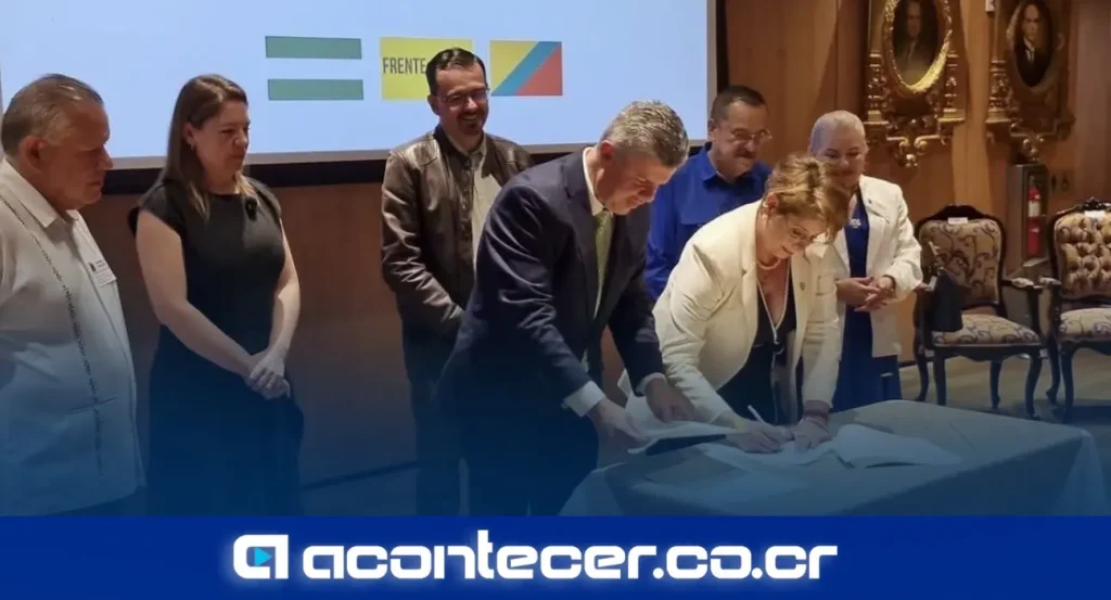 Diputados de oposición firman pacto patriótico con sectores sociales