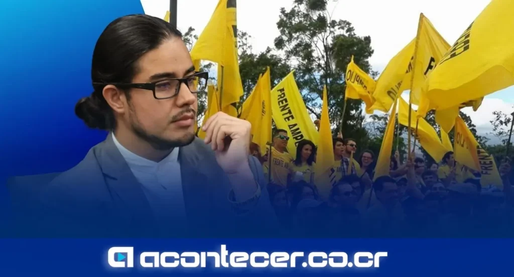 Jonathan Acuña, exdiputado del Frente Amplio, durante una entrevista o declaración pública.
