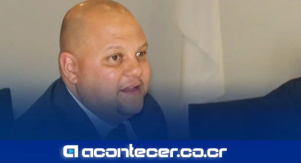 Irving Malespín, exdirector de la Policía de Control Fiscal, detenido por intentar ingresar dispositivo electrónico a la cárcel de San Sebastián