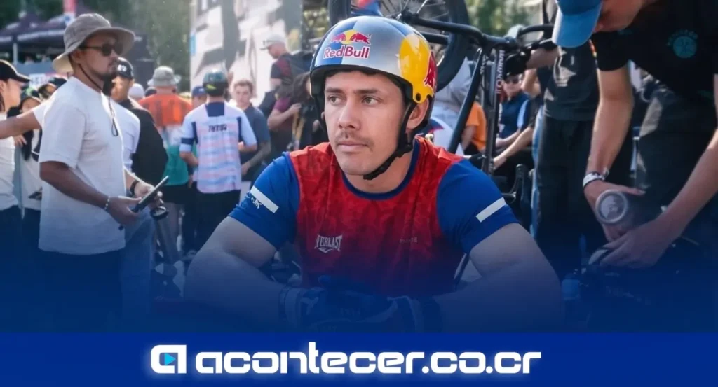 Kenneth Tencio, atleta olímpico costarricense de BMX Freestyle, durante una competencia internacional