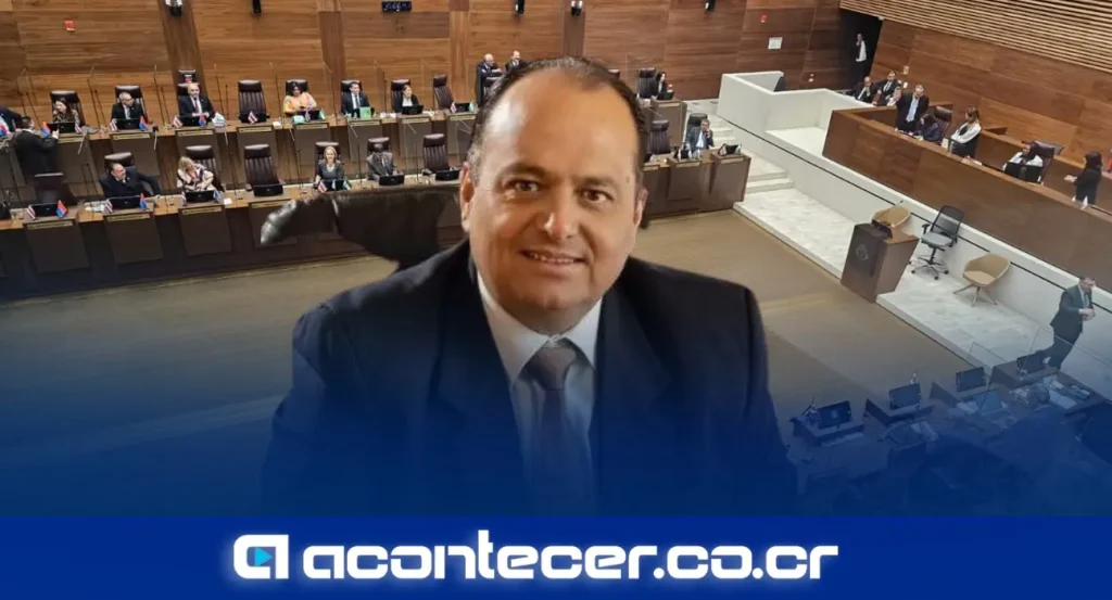 Claudio Alpízar Otoya, politólogo y excandidato presidencial costarricense