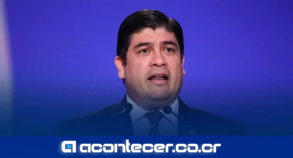 Carlos Alvarado Quesada, expresidente de Costa Rica, durante una entrevista o conversación en video