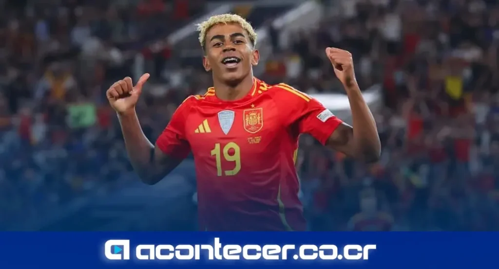 Jugadores de la selección de España celebrando el título del Mundial 2026 con la copa en alto