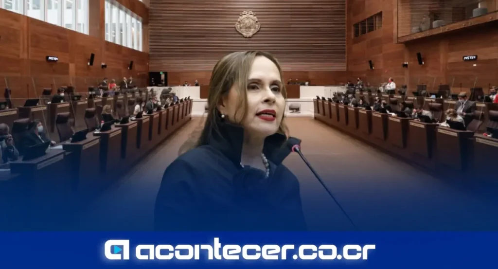 Yara Jiménez Fallas, presidenta de la Asamblea Legislativa, durante una sesión de plenario en el Congreso de Costa Rica