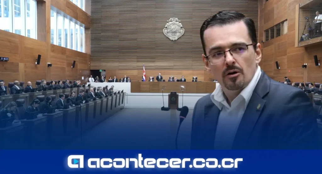 José María Villalta, diputado del Frente Amplio, durante sesión de la Asamblea Legislativa
