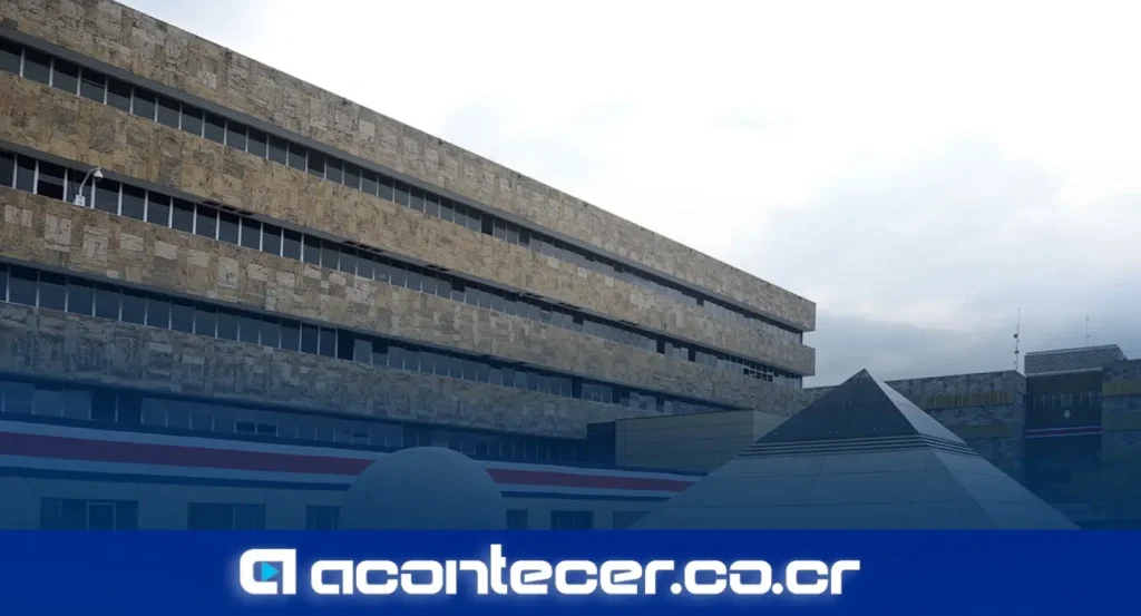 Oficio del Ministerio de Hacienda firmado por el viceministro Luis Molina Chacón que ordena al Poder Judicial el traslado de intereses de depósitos judiciales a
