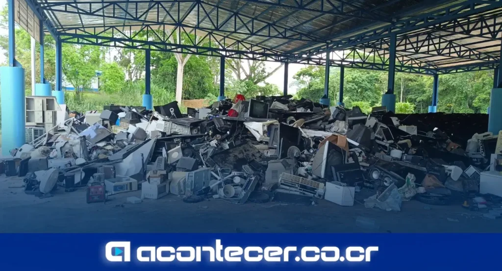 Programa Gollo Recicla de Grupo Unicomer recolecta residuos electrónicos en tiendas Gollo de Costa Rica