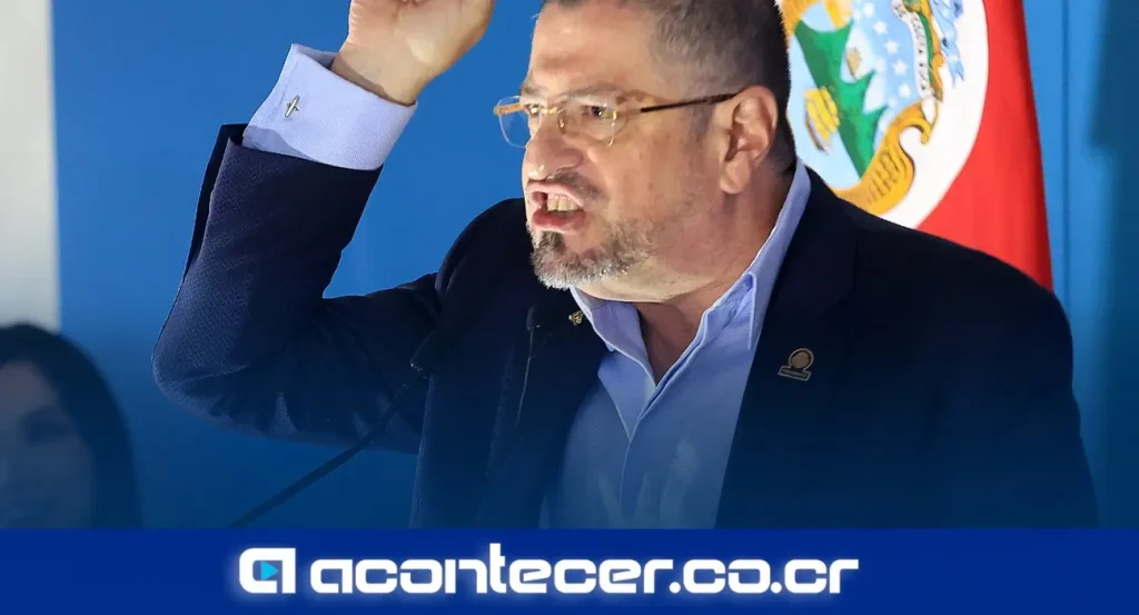 Rodrigo Chaves Robles, ministro de la Presidencia y Hacienda, durante declaraciones sobre los rumores de revocatoria de visa estadounidense