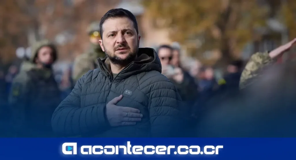 Volodimir Zelensky conversa con comandantes ucranianos en un puesto de mando cercano al frente oriental del Donbás