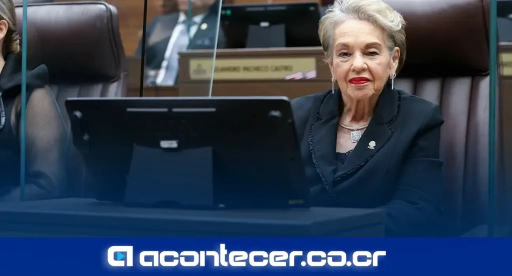 Invitación del Colegio de Abogados y Abogadas de Costa Rica al webinar El Caballo de Troya Digital sobre Pegasus con Gloria Navas Montero y Ana Virginia Calzada