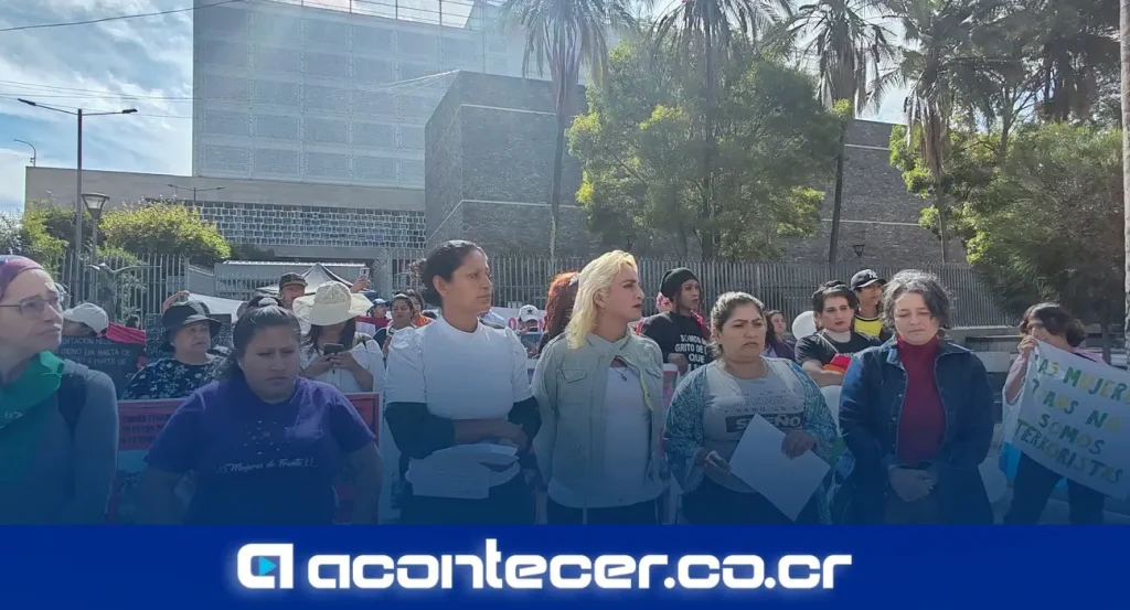 Convocatoria de vigilia de familiares de personas privadas de libertad frente a la Asamblea Legislativa en San José